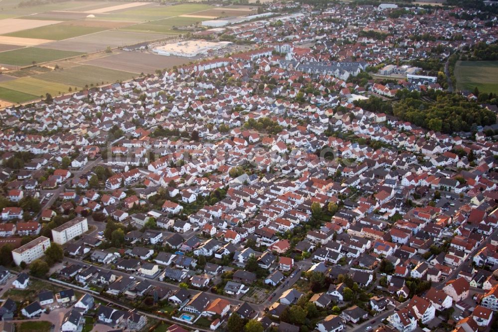 Luftbild Bobenheim-Roxheim - Stadtansicht vom Innenstadtbereich im Ortsteil Roxheim in Bobenheim-Roxheim im Bundesland Rheinland-Pfalz