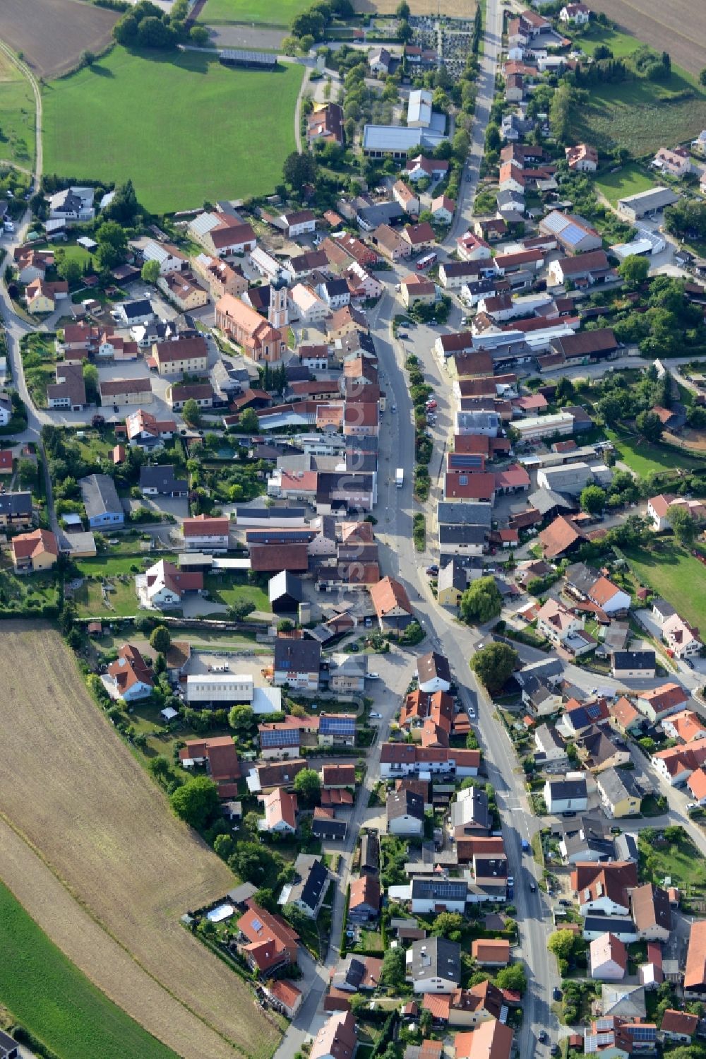 Painten von oben - Stadtansicht vom Innenstadtbereich in Painten im Bundesland Bayern