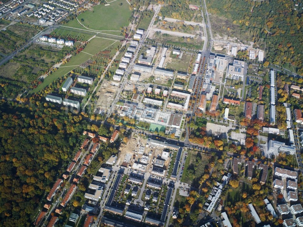 Potsdam aus der Vogelperspektive: Stadtansicht vom Innenstadtbereich an der Pappelallee in Potsdam im Bundesland Brandenburg. Mit im Bild ist die Grundschule im Bornstedter Feld