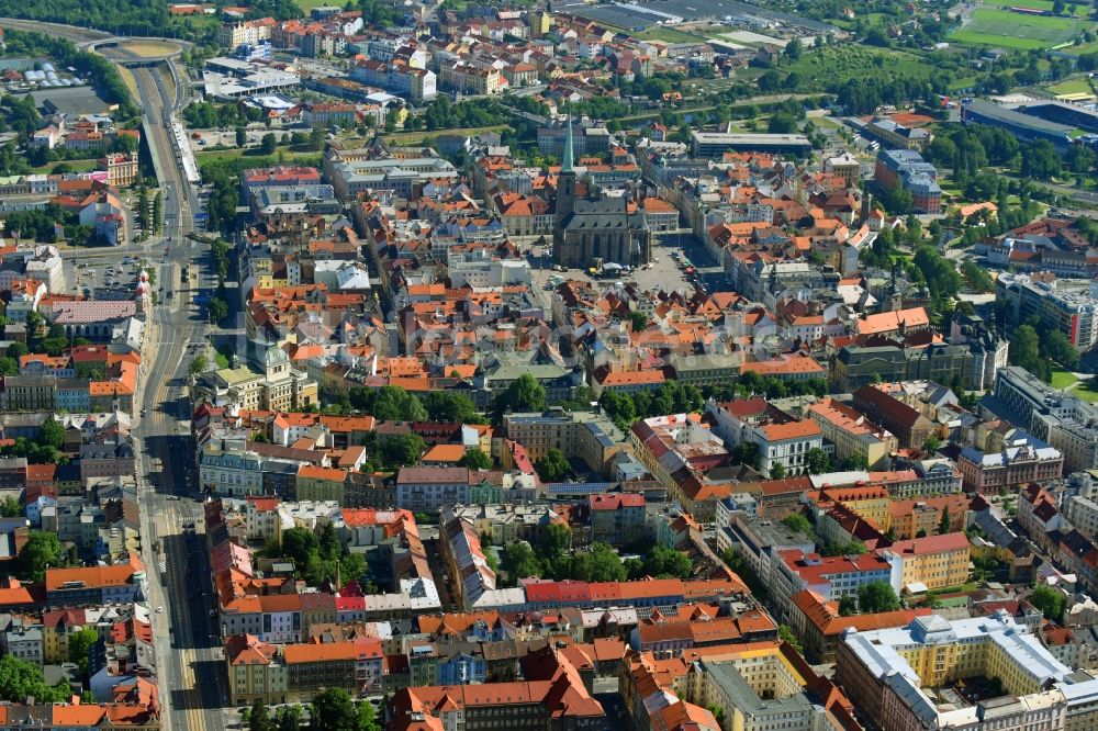 Pilsen von oben - Stadtansicht vom Innenstadtbereich in Pilsen in Böhmen, Tschechien