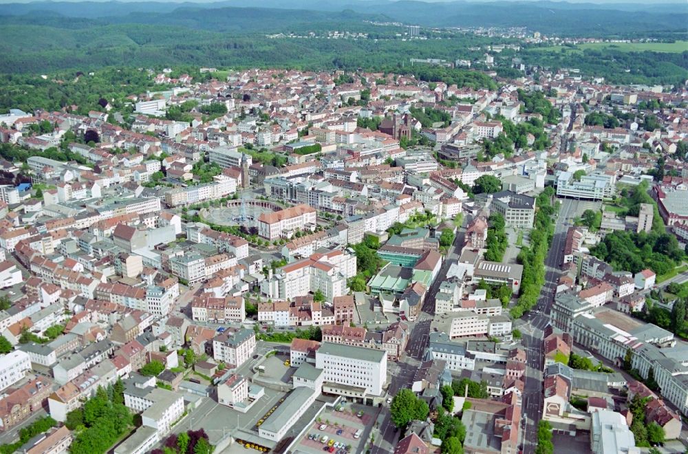 Pirmasens von oben - Stadtansicht vom Innenstadtbereich in Pirmasens im Bundesland Rheinland-Pfalz, Deutschland