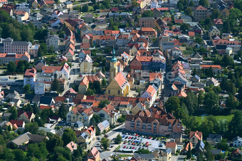 Pulsnitz von oben - Stadtansicht vom Innenstadtbereich in Pulsnitz im Bundesland Sachsen, Deutschland