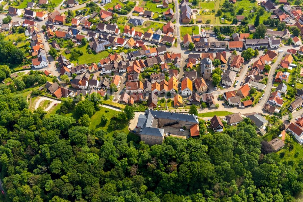 Luftaufnahme Rhoden - Stadtansicht vom Innenstadtbereich in Rhoden im Bundesland Hessen, Deutschland