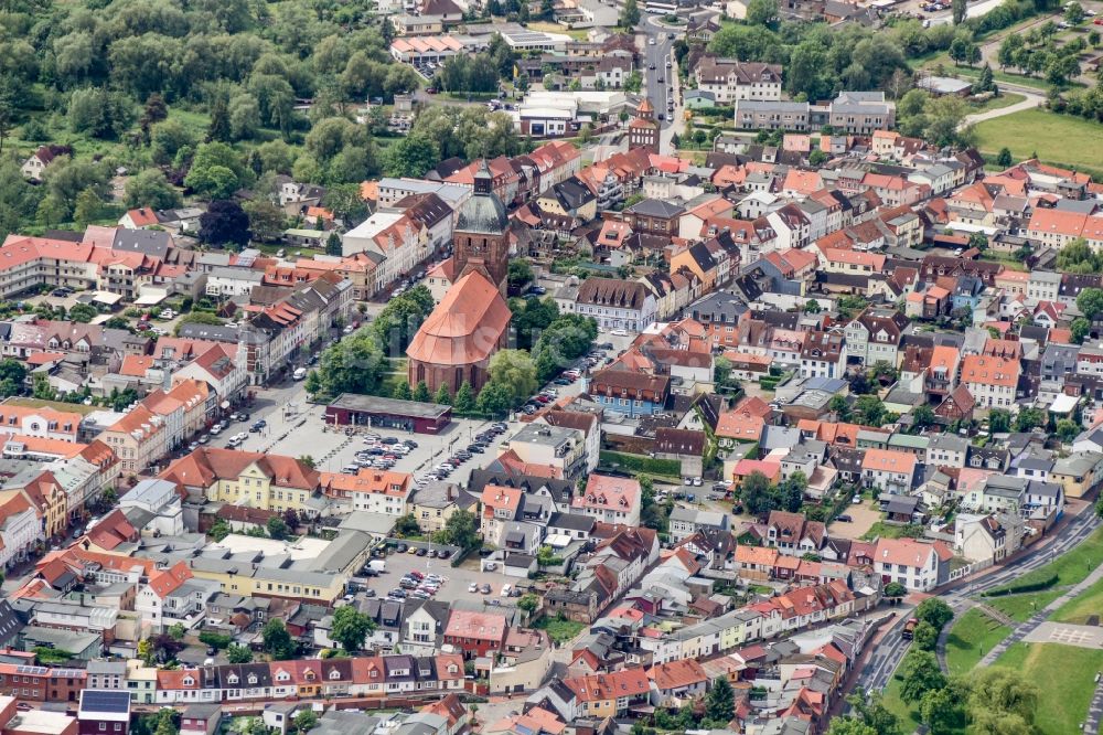 Luftbild Ribnitz-Damgarten - Stadtansicht vom Innenstadtbereich in Ribnitz-Damgarten im Bundesland Mecklenburg-Vorpommern, Deutschland