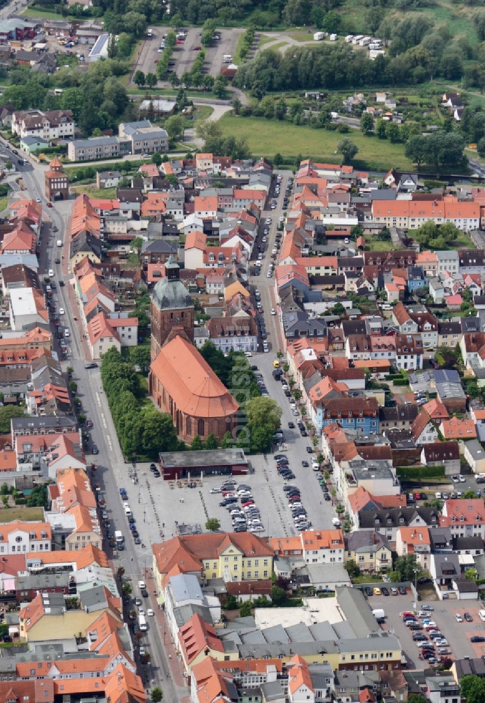 Luftbild Ribnitz-Damgarten - Stadtansicht vom Innenstadtbereich in Ribnitz-Damgarten im Bundesland Mecklenburg-Vorpommern, Deutschland