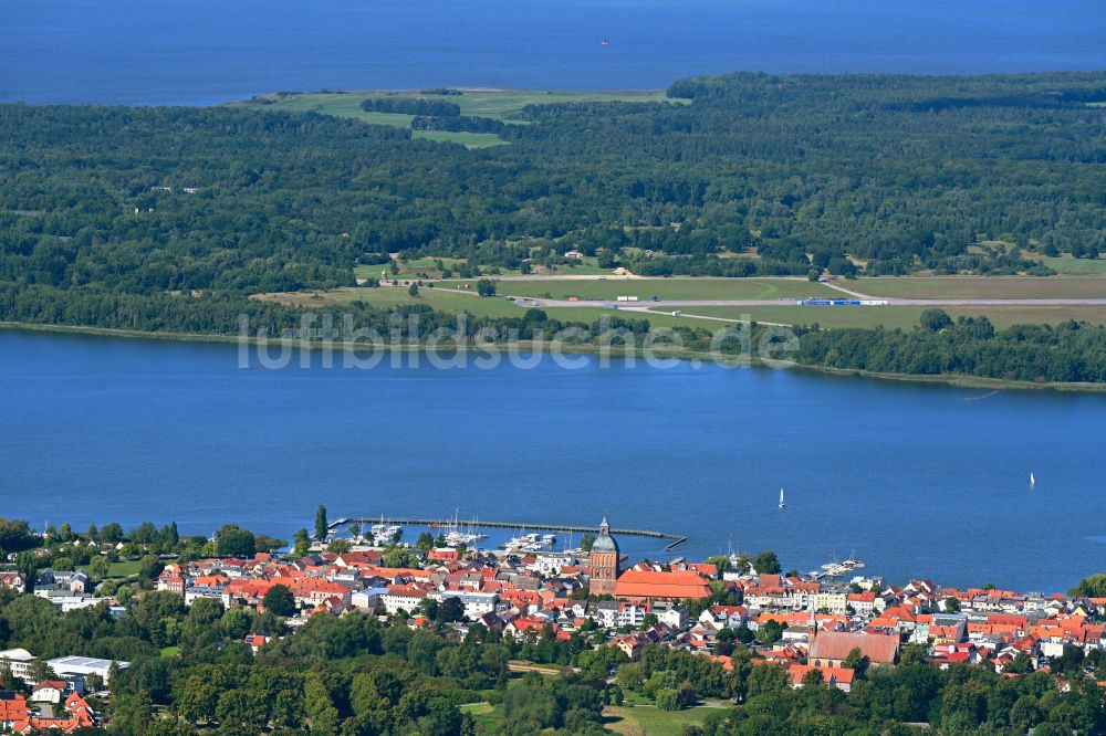 Luftbild Ribnitz - Stadtansicht vom Innenstadtbereich in Ribnitz-Damgarten im Bundesland Mecklenburg-Vorpommern, Deutschland