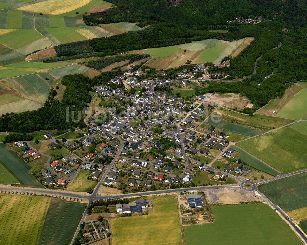 Luftaufnahme Roes - Stadtansicht vom Innenstadtbereich in Roes im Bundesland Rheinland-Pfalz