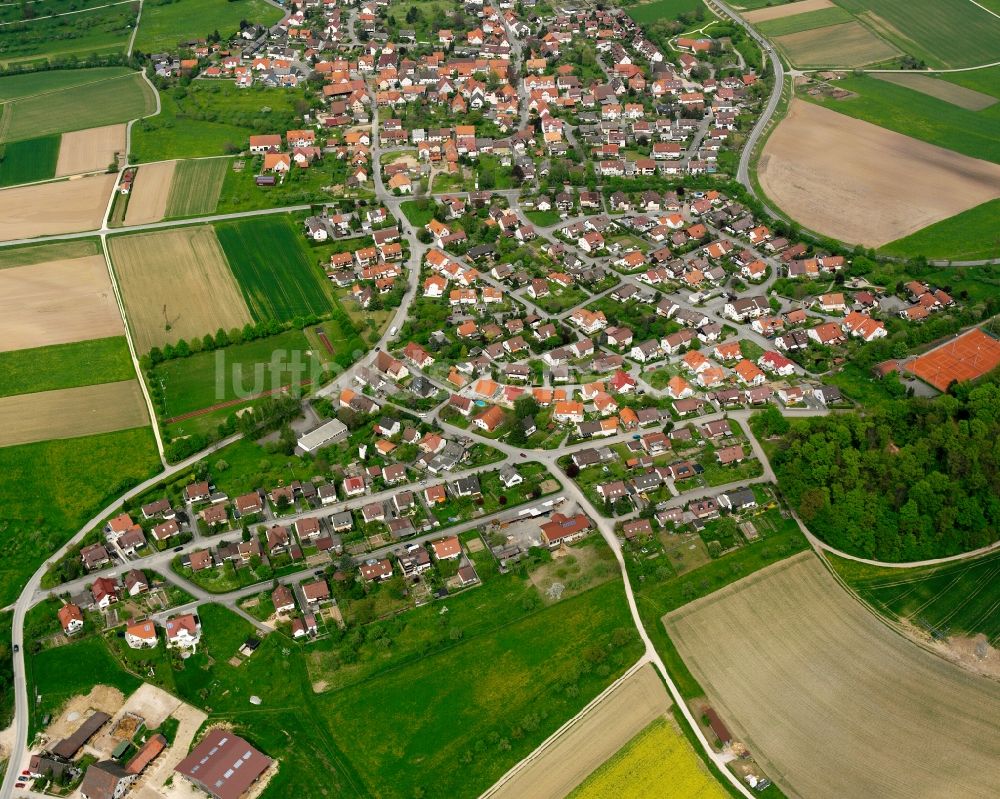 Roßwälden aus der Vogelperspektive: Stadtansicht vom Innenstadtbereich in Roßwälden im Bundesland Baden-Württemberg, Deutschland