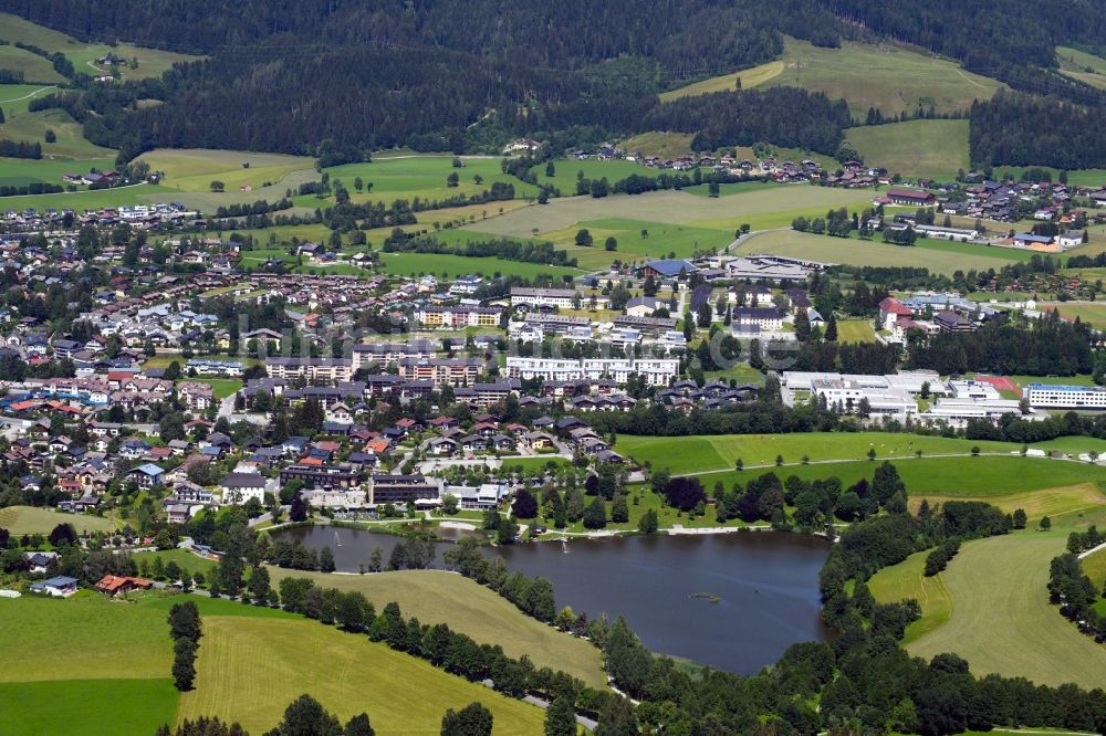 Saalfelden am Steinernen Meer aus der Vogelperspektive: Stadtansicht vom Innenstadtbereich in Saalfelden am Steinernen Meer in Pinzgauer Saalachtal, Österreich