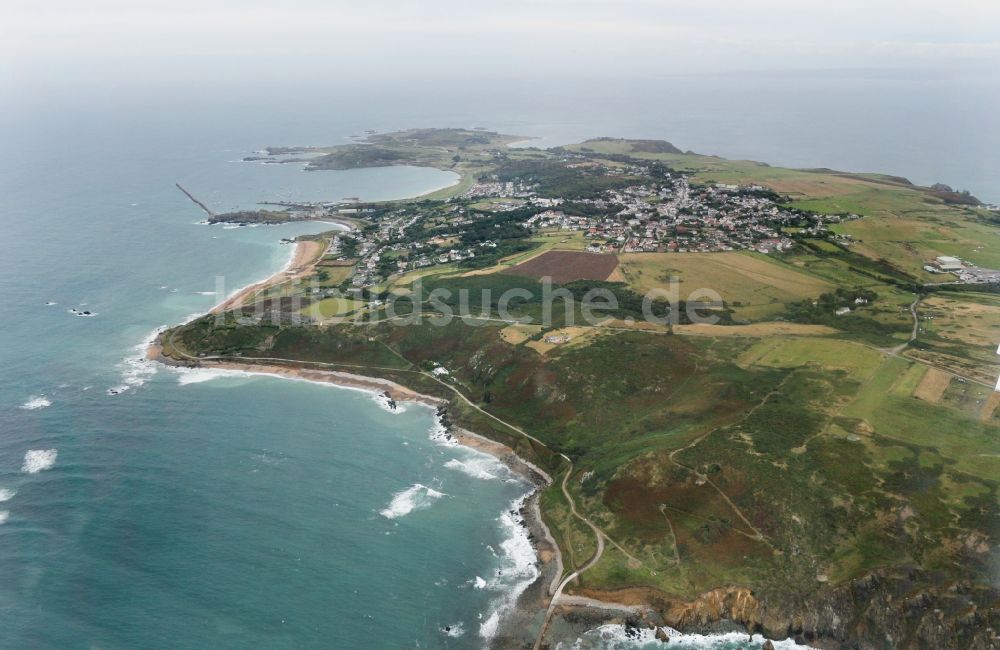 Luftbild Saint Anne - Stadtansicht vom Innenstadtbereich in Saint Anne in Alderney, Guernsey