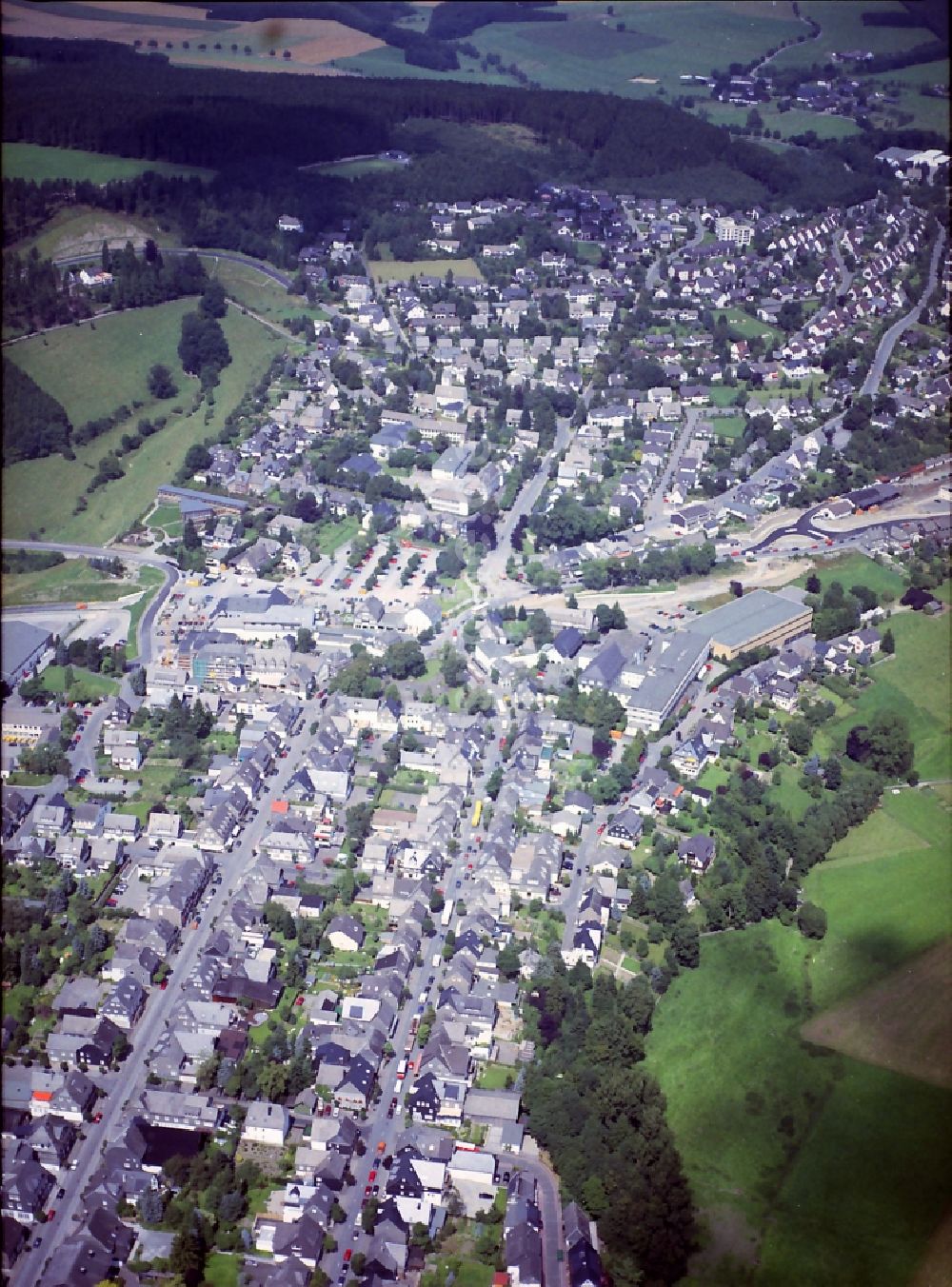 Luftbild Schmallenberg - Stadtansicht vom Innenstadtbereich in Schmallenberg im Bundesland Nordrhein-Westfalen, Deutschland