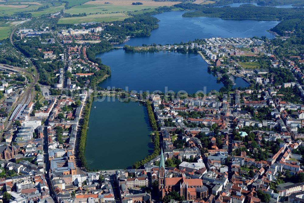 Luftbild Schwerin - Stadtansicht vom Innenstadtbereich in Schwerin im Bundesland Mecklenburg-Vorpommern