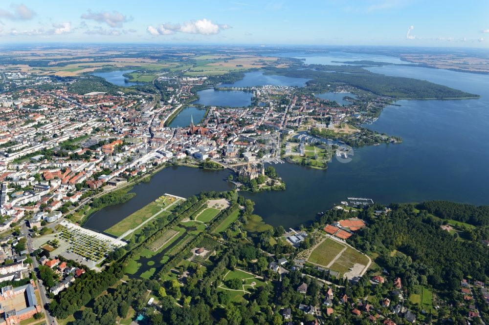 Luftbild Schwerin - Stadtansicht vom Innenstadtbereich in Schwerin im Bundesland Mecklenburg-Vorpommern