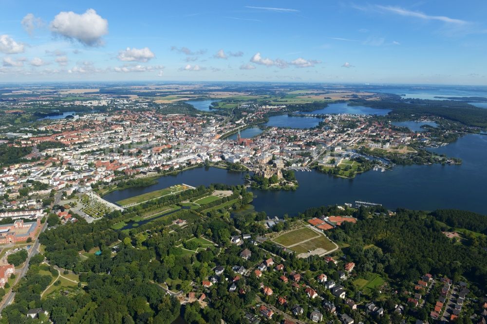 Luftbild Schwerin - Stadtansicht vom Innenstadtbereich in Schwerin im Bundesland Mecklenburg-Vorpommern