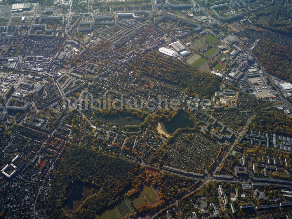 Berlin von oben - Stadtansicht vom Innenstadtbereich am Sportforum Berlin an der Kreuzung Indira-Gandhi-Straße und Hansastraße in Berlin