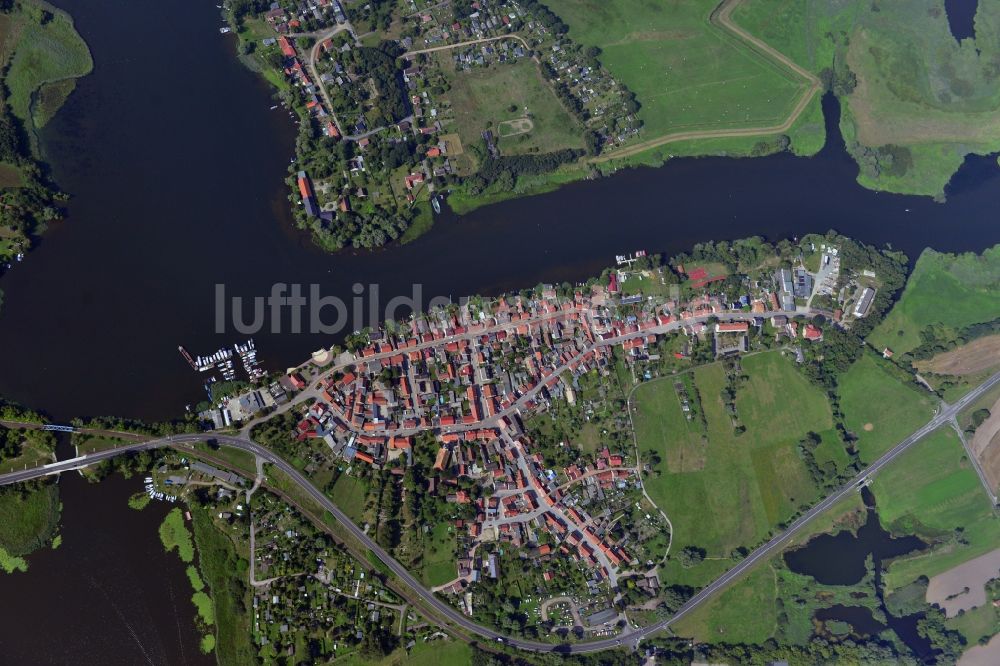 Luftaufnahme Havelsee - Stadtansicht vom Innenstadtbereich und Stadtzentrum am Ufer des Beetzsees in Havelsee im Bundesland Brandenburg