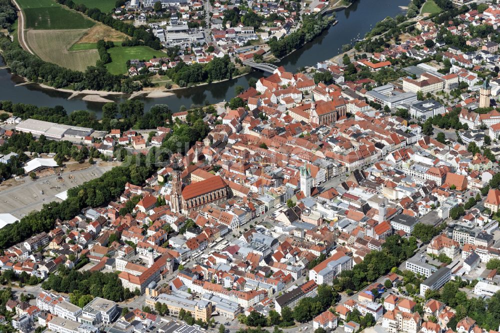 Straubing von oben - Stadtansicht vom Innenstadtbereich in Straubing im Bundesland Bayern, Deutschland