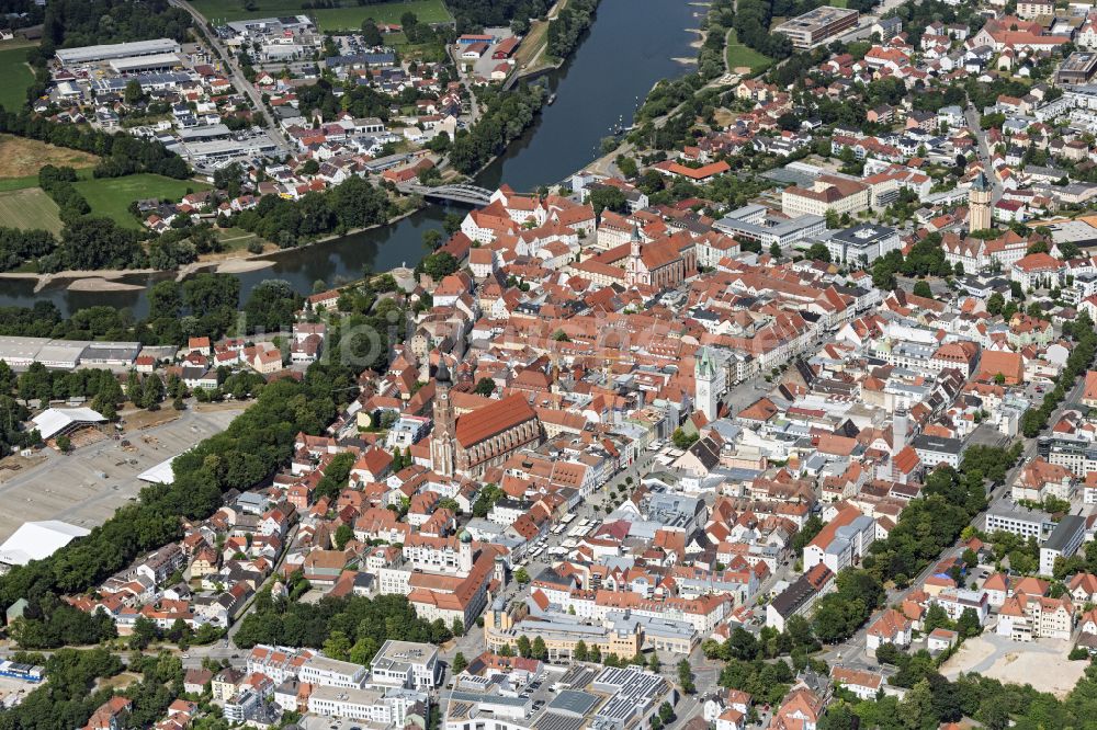 Straubing aus der Vogelperspektive: Stadtansicht vom Innenstadtbereich in Straubing im Bundesland Bayern, Deutschland