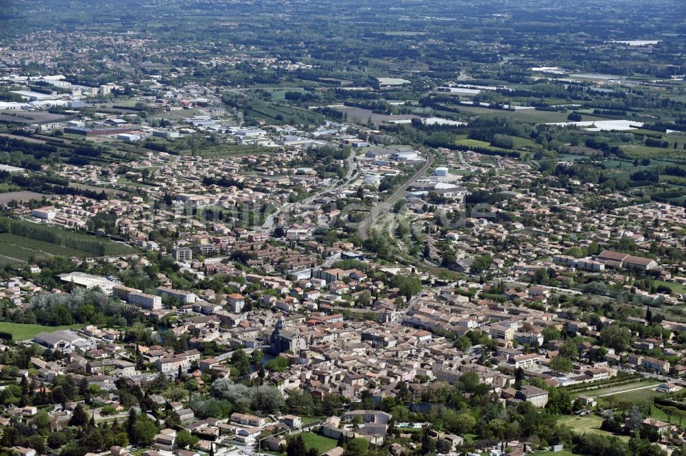 Le Thor aus der Vogelperspektive: Stadtansicht vom Innenstadtbereich in Le Thor in Provence-Alpes-Cote d'Azur, Frankreich