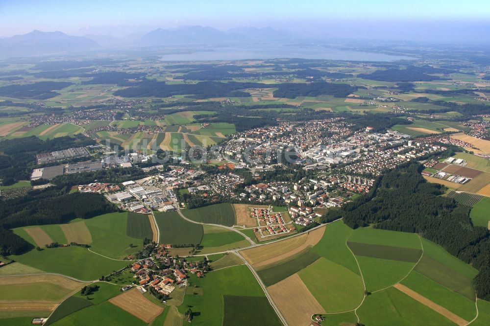 Traunreut von oben - Stadtansicht vom Innenstadtbereich in Traunreut im Bundesland Bayern, Deutschland