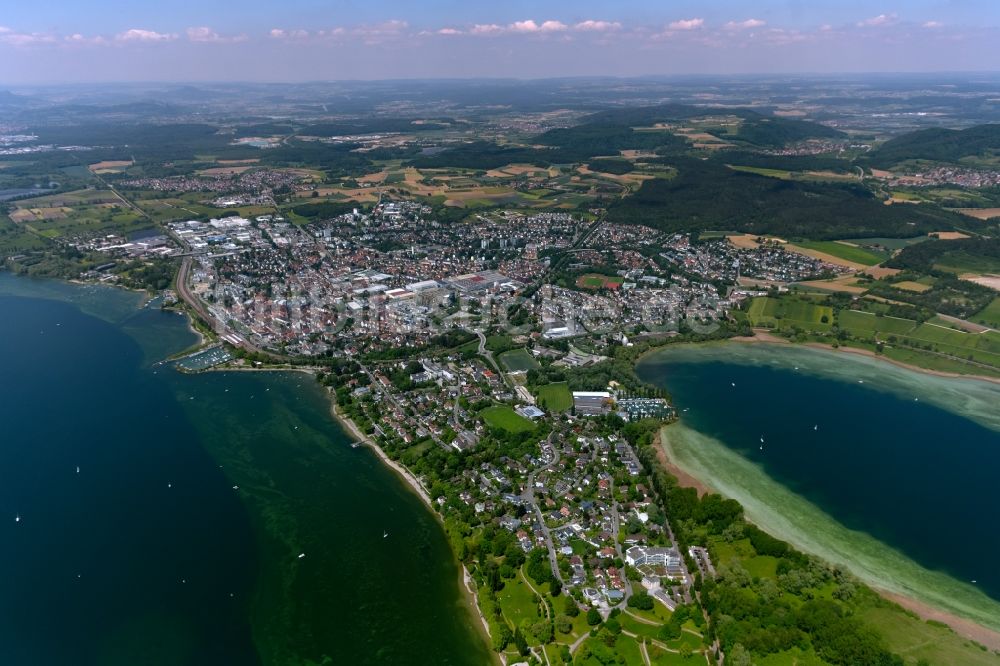 Luftaufnahme Radolfzell am Bodensee - Stadtansicht vom Innenstadtbereich und Uferbereich in Radolfzell am Bodensee im Bundesland Baden-Württemberg, Deutschland