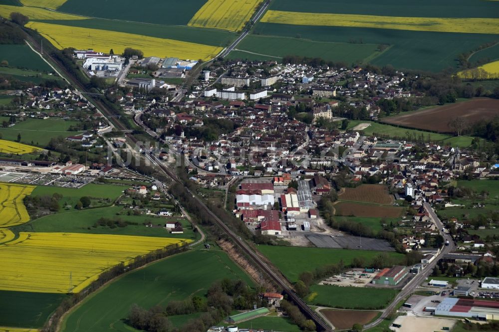 Vendeuvre-sur-Barse von oben - Stadtansicht vom Innenstadtbereich in Vendeuvre-sur-Barse in Alsace-Champagne-Ardenne-Lorraine, Frankreich