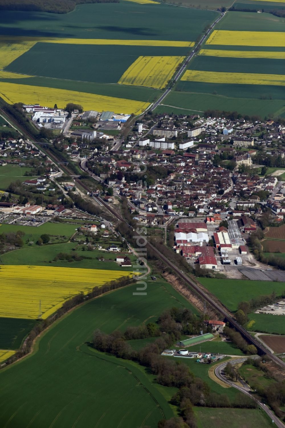 Vendeuvre-sur-Barse aus der Vogelperspektive: Stadtansicht vom Innenstadtbereich in Vendeuvre-sur-Barse in Alsace-Champagne-Ardenne-Lorraine, Frankreich