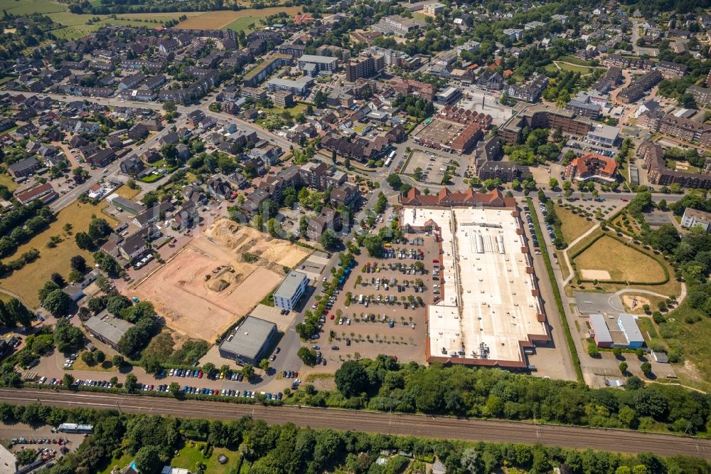 Voerde (Niederrhein) aus der Vogelperspektive: Stadtansicht vom Innenstadtbereich in Voerde (Niederrhein) im Bundesland Nordrhein-Westfalen - NRW, Deutschland