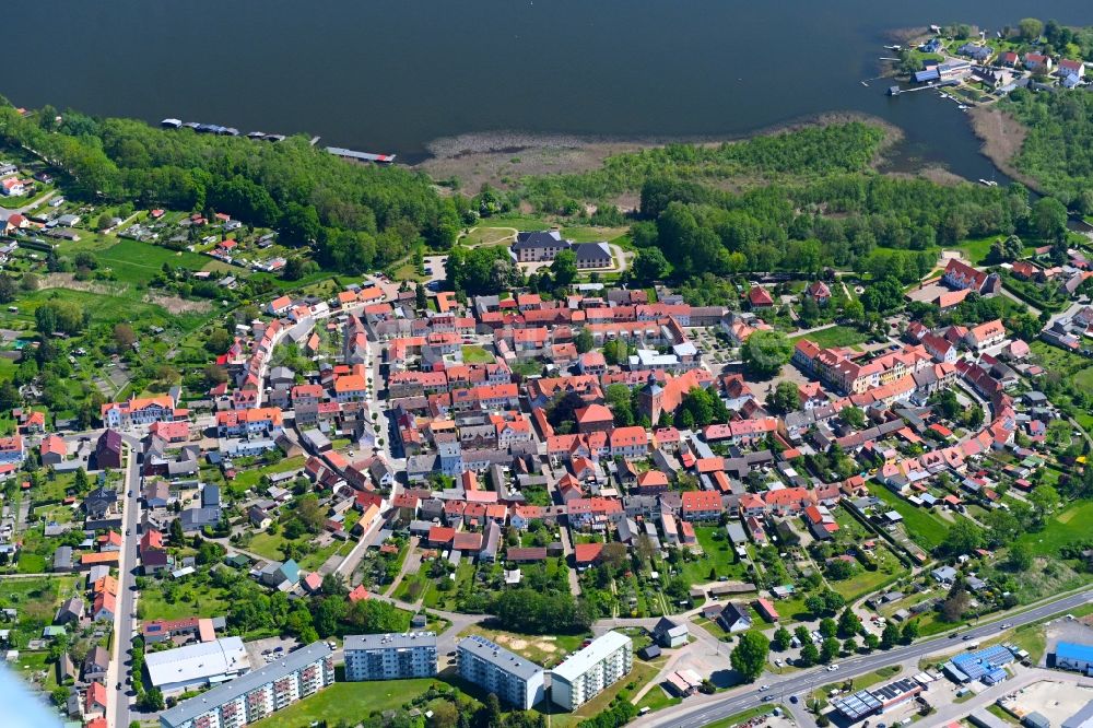 Wesenberg aus der Vogelperspektive: Stadtansicht vom Innenstadtbereich in Wesenberg im Bundesland Mecklenburg-Vorpommern, Deutschland