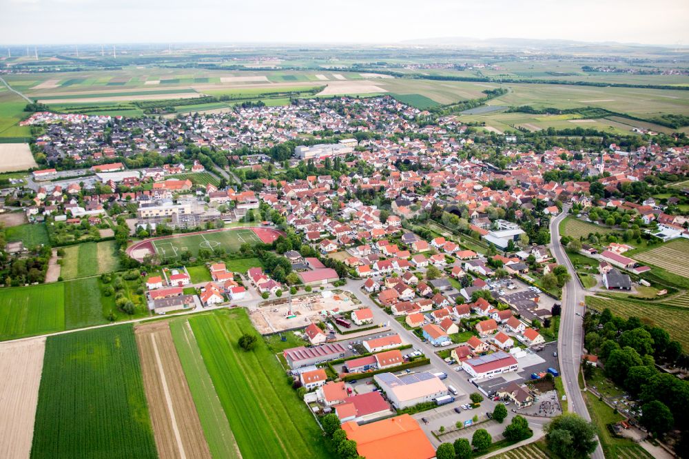 Luftaufnahme Westhofen - Stadtansicht vom Innenstadtbereich in Westhofen im Bundesland Rheinland-Pfalz, Deutschland