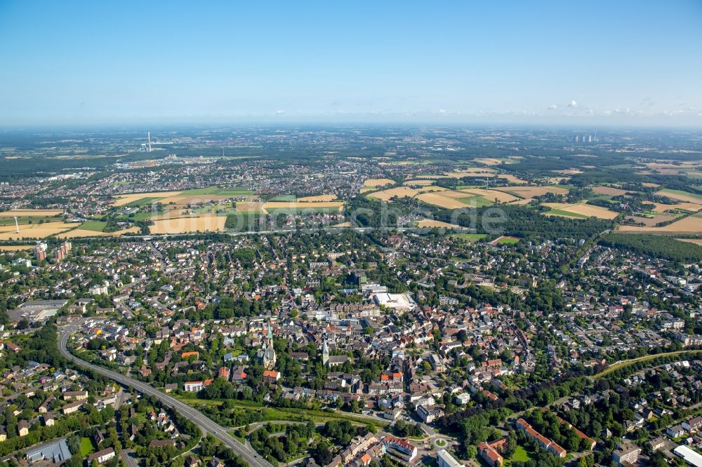 Kamen von oben - Stadtansicht vom Innenstadtbereich am Westring in Kamen im Bundesland Nordrhein-Westfalen