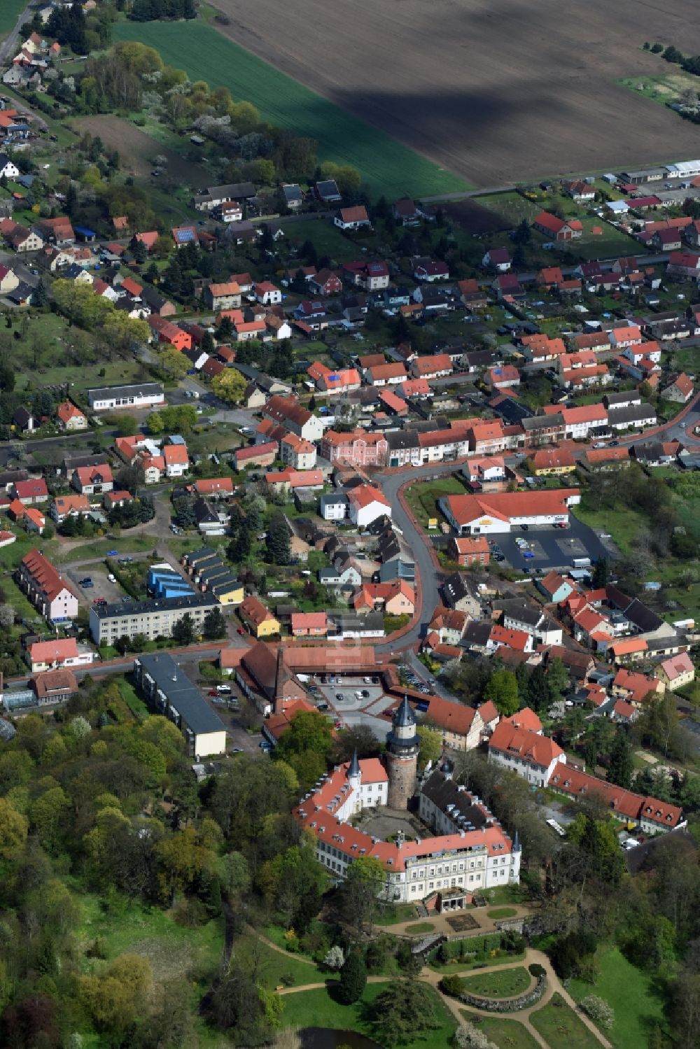 Wiesenburg/Mark von oben - Stadtansicht vom Innenstadtbereich in Wiesenburg/Mark im Bundesland Brandenburg