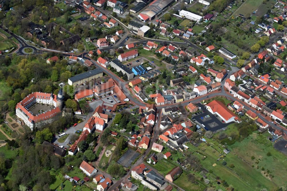 Wiesenburg/Mark von oben - Stadtansicht vom Innenstadtbereich in Wiesenburg/Mark im Bundesland Brandenburg