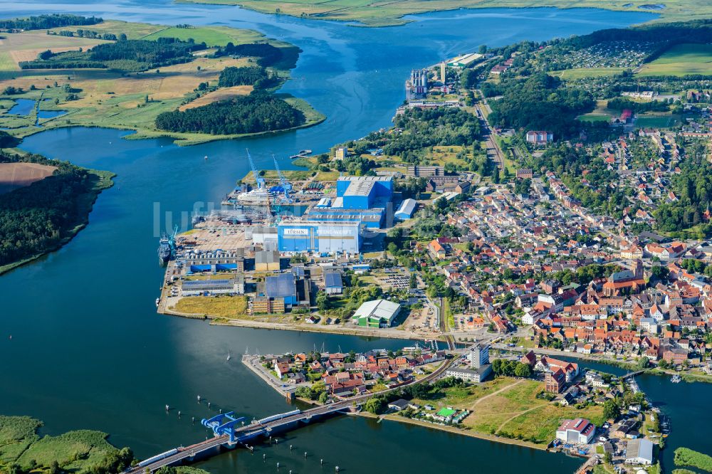 Luftaufnahme Wolgast - Stadtansicht vom Innenstadtbereich in Wolgast im Bundesland Mecklenburg-Vorpommern