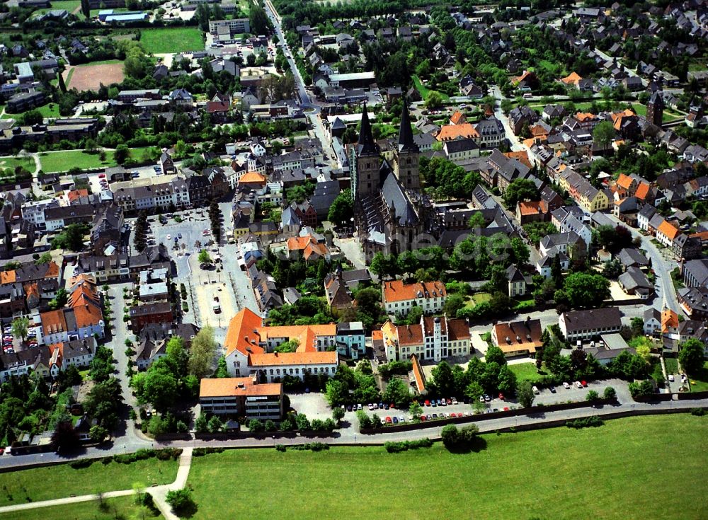 Luftaufnahme Xanten - Stadtansicht vom Innenstadtbereich in Xanten im Bundesland Nordrhein-Westfalen