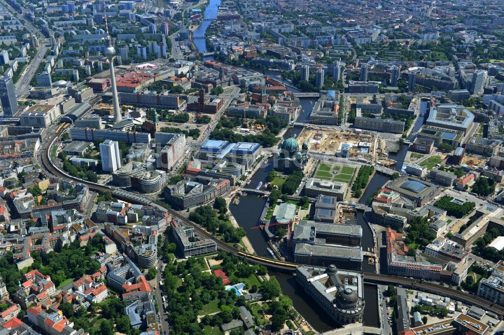 Luftbild Berlin Mitte - Stadtansicht Innenstadtbereich im Zentrum Ost in Berlin Mitte