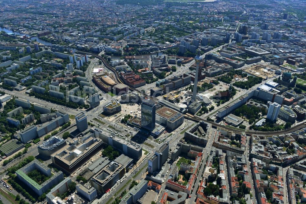 Berlin Mitte aus der Vogelperspektive: Stadtansicht Innenstadtbereich im Zentrum Ost in Berlin Mitte