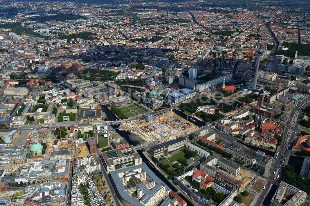 Luftbild Berlin Mitte - Stadtansicht Innenstadtbereich im Zentrum Ost in Berlin Mitte