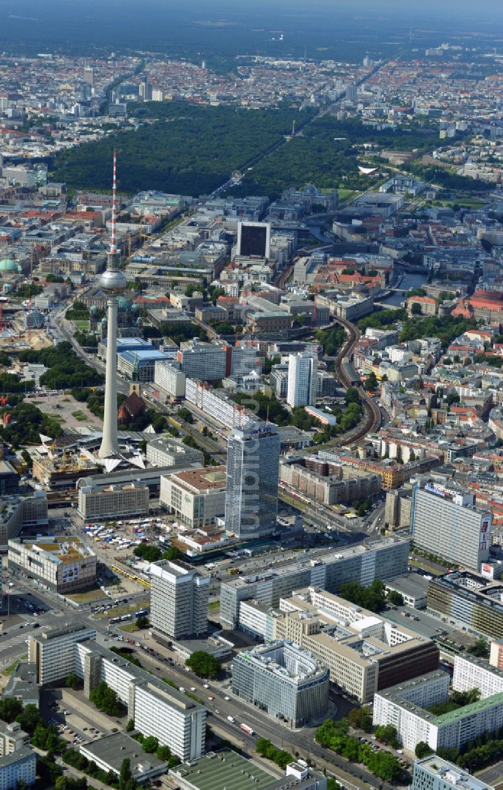 Berlin Mitte aus der Vogelperspektive: Stadtansicht Innenstadtbereich im Zentrum Ost in Berlin Mitte