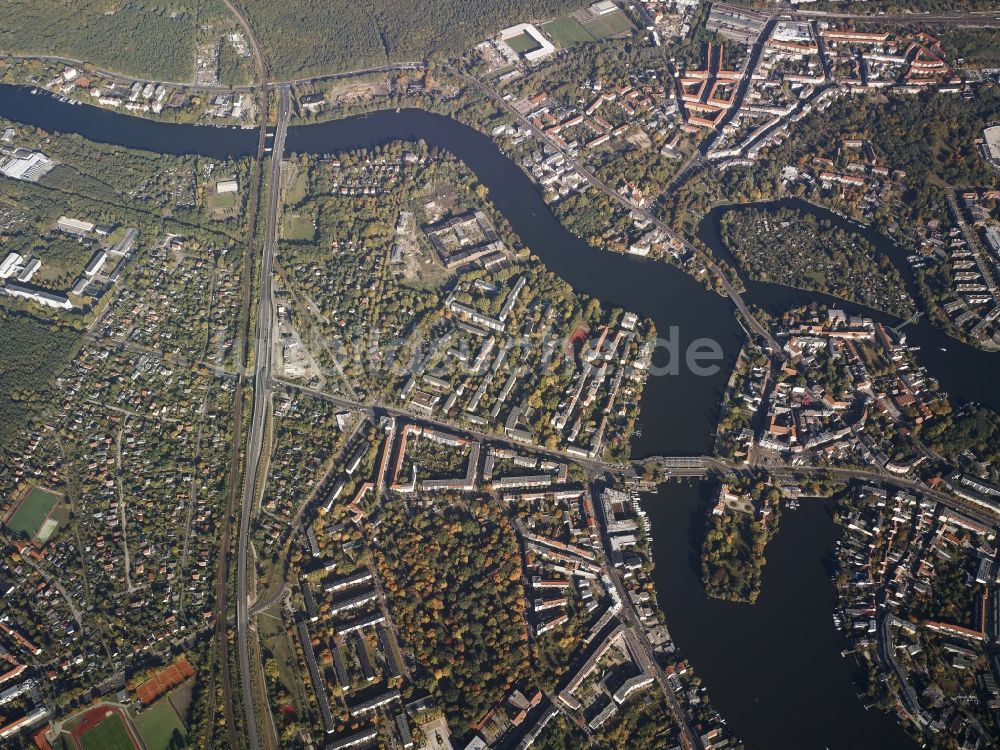 Luftaufnahme Berlin - Stadtansicht vom Innenstadtbereich am Zusammenfluss der Müggelspree mit der Dahme in Berlin