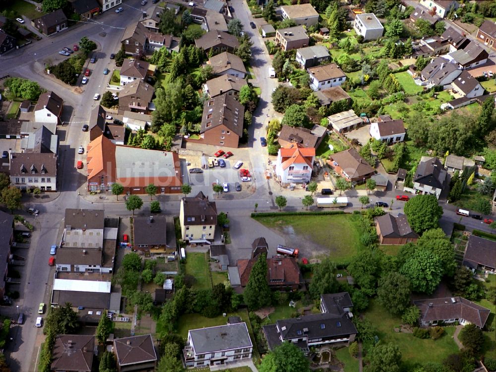 Homberg-Ruhrort-Baerl aus der Vogelperspektive: Stadtansicht des Innenstadtbereiches Augustastraße - Grafschafter Straße in Homberg-Ruhrort-Baerl im Bundesland Nordrhein-Westfalen