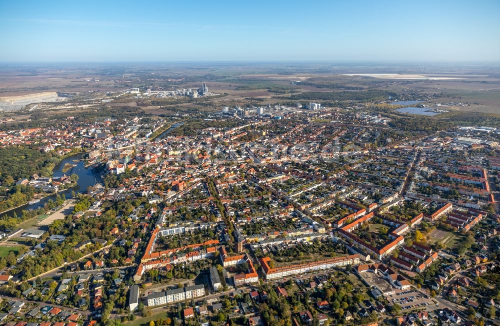 Bernburg (Saale) aus der Vogelperspektive: Stadtansicht des Innenstadtbereiches in Bernburg (Saale) im Bundesland Sachsen-Anhalt, Deutschland