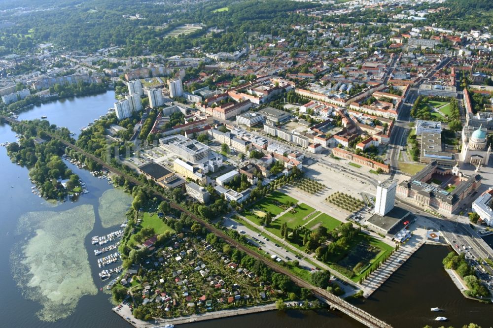 Potsdam aus der Vogelperspektive: Stadtansicht des Innenstadtbereiches Breite Straße - Lustgarten - Am Alten Markt - Fachhochschule Potsdam - Standort Alter Markt Friedrich-Ebert-Straße in derInnenstadt in Potsdam im Bundesland Brandenburg, Deutschland