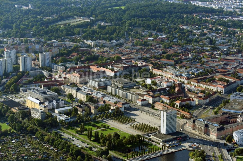 Luftbild Potsdam - Stadtansicht des Innenstadtbereiches Breite Straße - Lustgarten - Am Alten Markt - Fachhochschule Potsdam - Standort Alter Markt Friedrich-Ebert-Straße in derInnenstadt in Potsdam im Bundesland Brandenburg, Deutschland