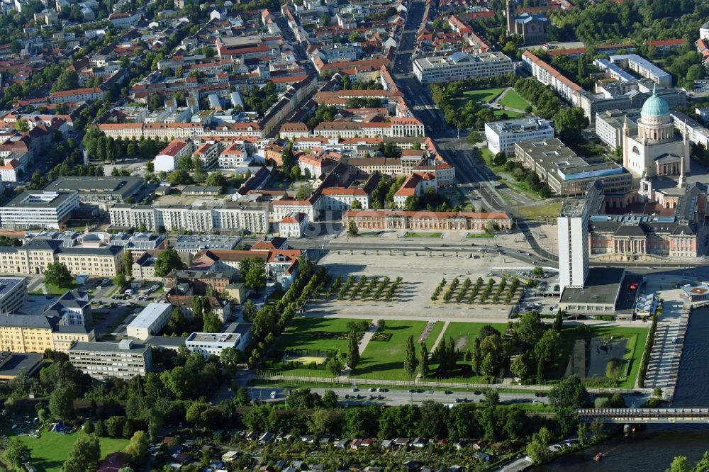 Luftbild Potsdam - Stadtansicht des Innenstadtbereiches Breite Straße - Lustgarten - Am Alten Markt - Fachhochschule Potsdam - Standort Alter Markt Friedrich-Ebert-Straße in derInnenstadt in Potsdam im Bundesland Brandenburg, Deutschland