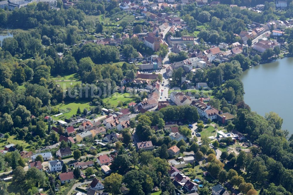 Buckow (Märkische Schweiz) von oben - Stadtansicht des Innenstadtbereiches von Buckow (Märkische Schweiz) im Bundesland Brandenburg