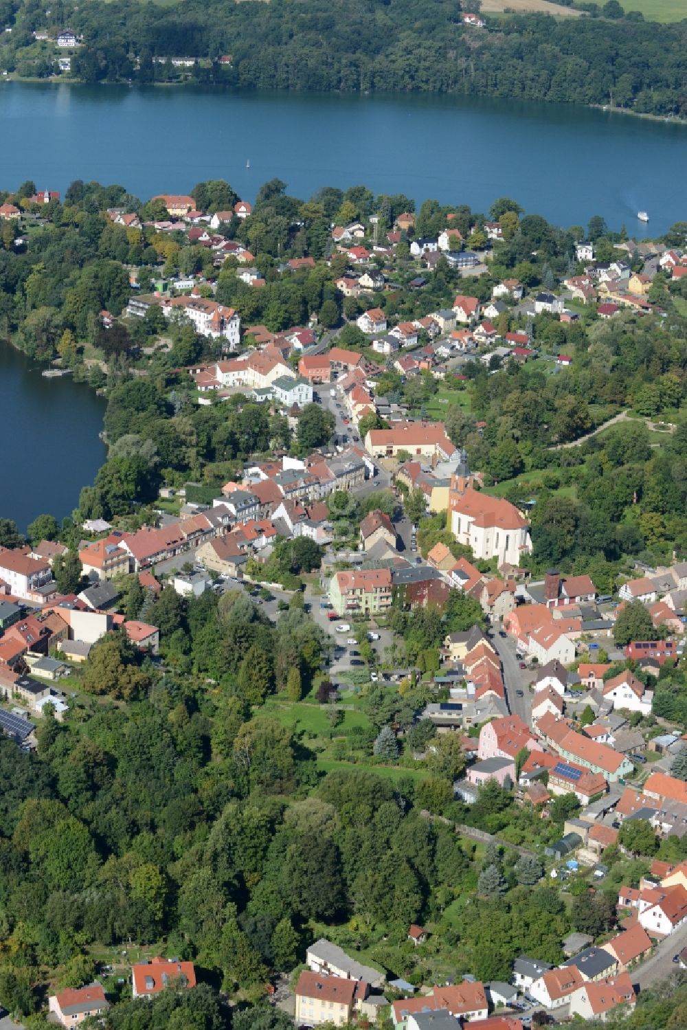 Buckow (Märkische Schweiz) aus der Vogelperspektive: Stadtansicht des Innenstadtbereiches von Buckow (Märkische Schweiz) im Bundesland Brandenburg