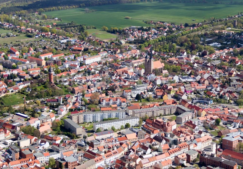 Burg von oben - Stadtansicht des Innenstadtbereiches Burg in Burg im Bundesland Sachsen-Anhalt