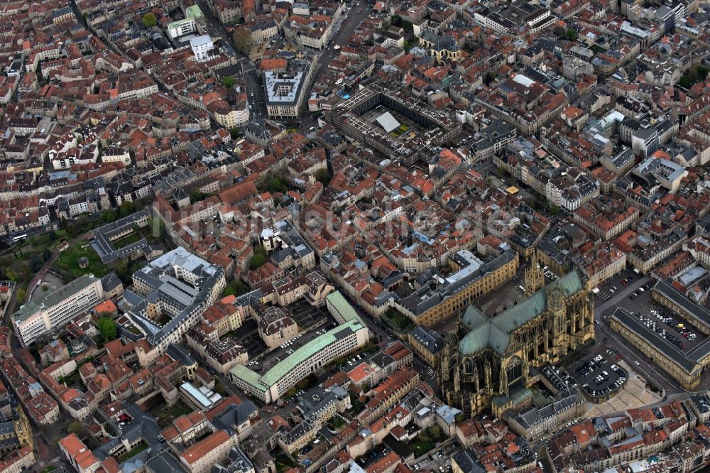 Luftbild Metz - Stadtansicht des Innenstadtbereiches am Centre Commercial Saint-Jacques am Place du Forum in Metz in Alsace-Champagne-Ardenne-Lorraine, Frankreich