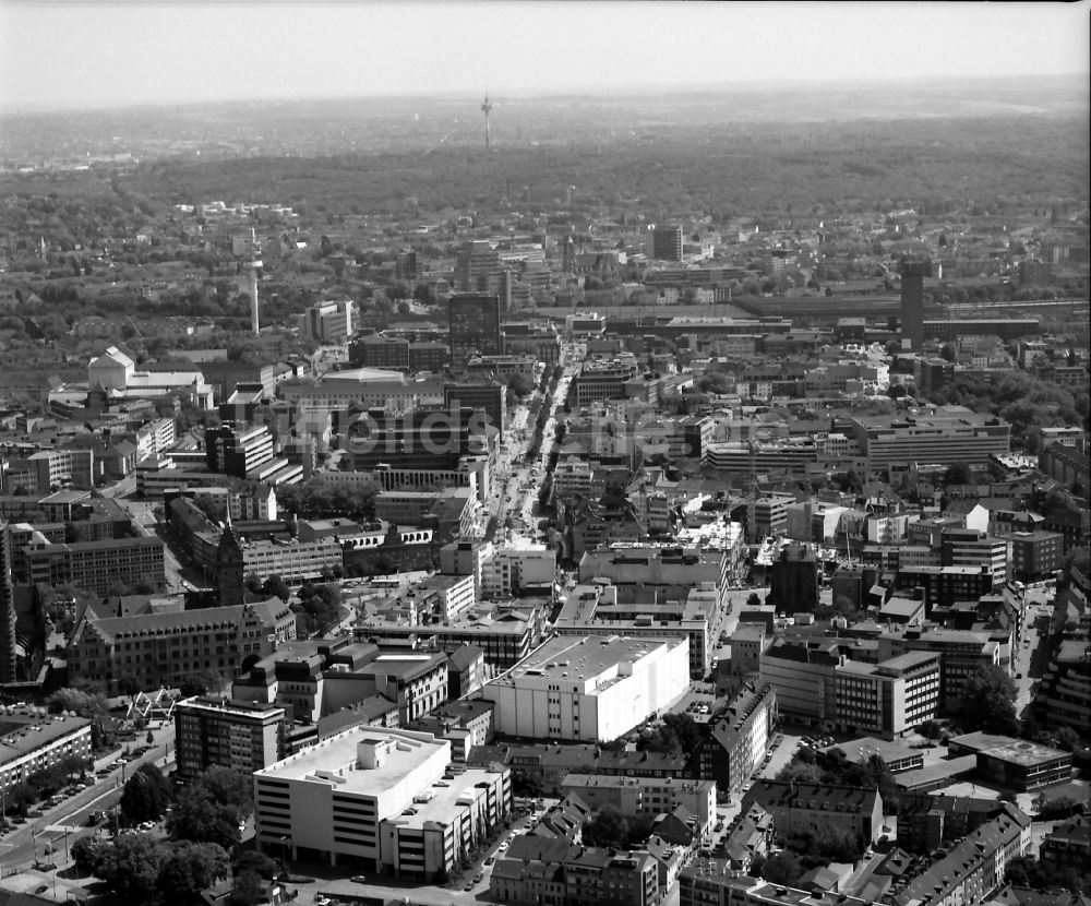 Luftaufnahme Duisburg - Stadtansicht des Innenstadtbereiches in Duisburg im Bundesland Nordrhein-Westfalen, Deutschland